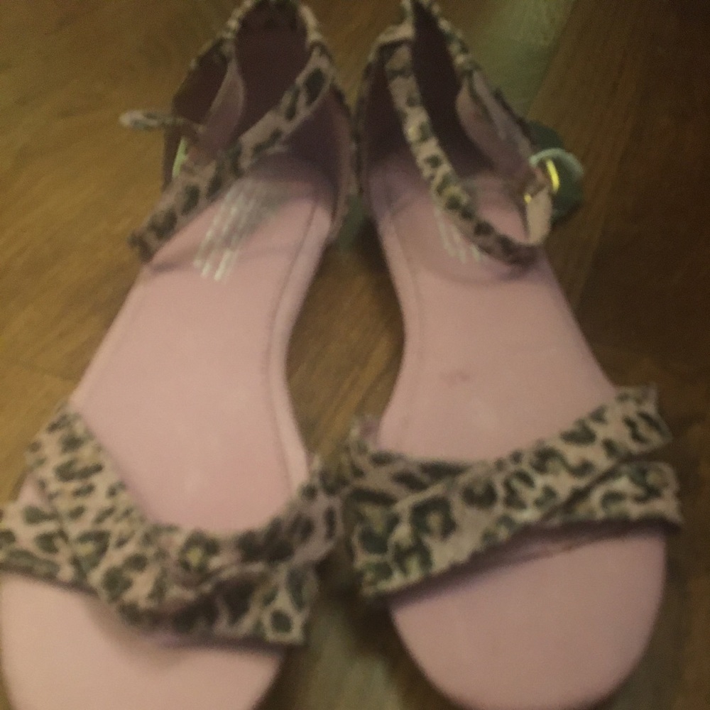 Tom’s strapping sandals